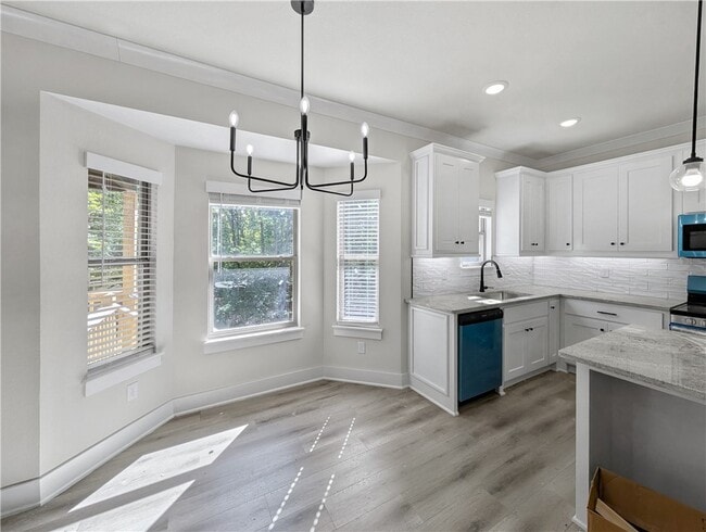 Photo - 284 Stoneykirk Dr