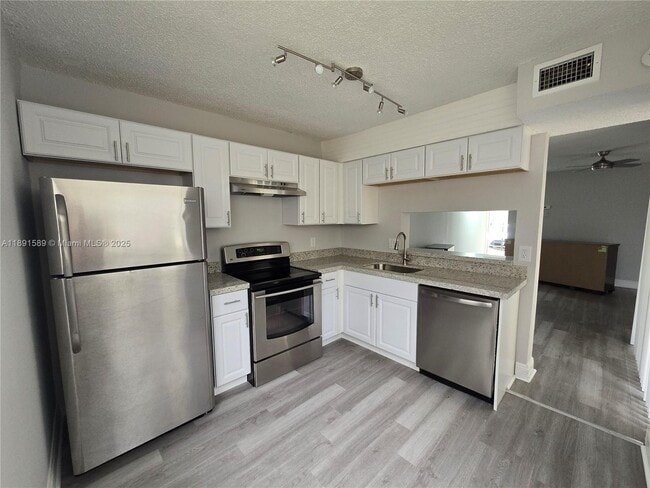 Photo - 1400 Jefferson Dr Unit 1400F