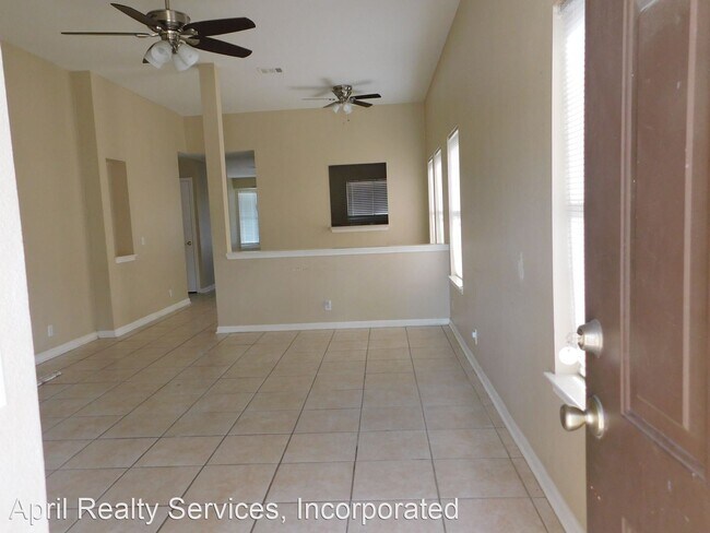 Photo - 3 br, 2 bath House - 1615 Royal Ascot Dr