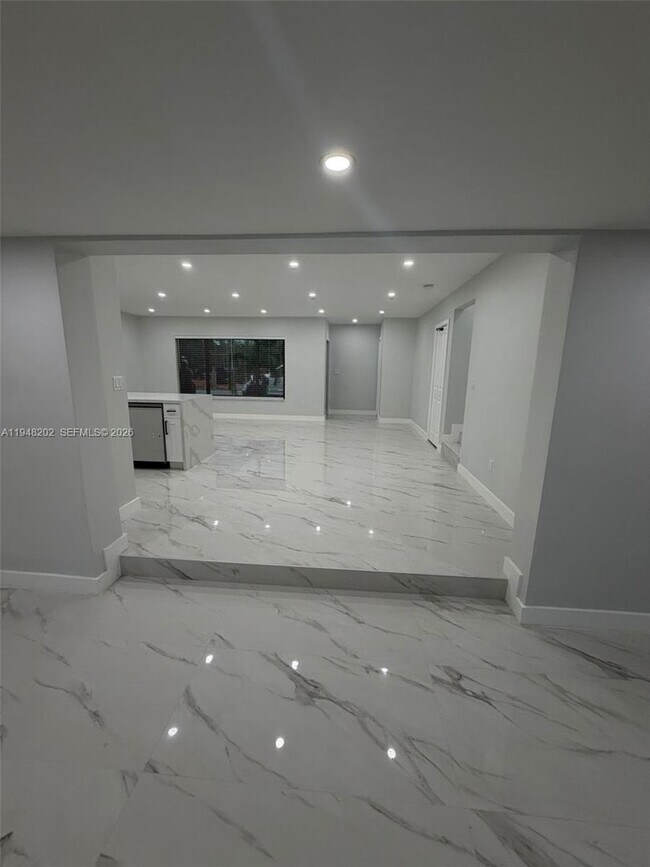 Photo - 1085 NW 191st St