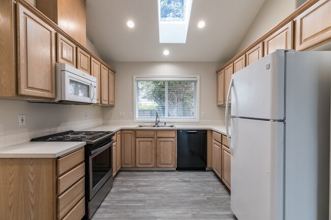 Photo - 33383 SW Sequoia St