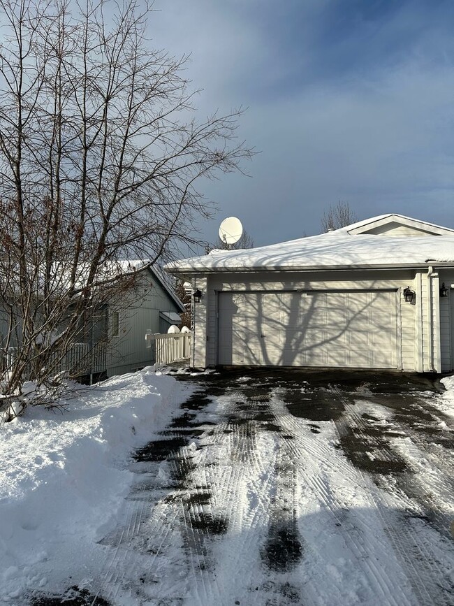 South Anchorage Townhome - South Anchorage Townhome