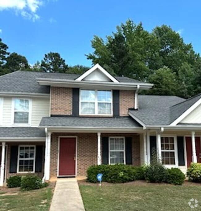Building Photo - Coming Soon!  Spacious Two Bedroom 1.5 Bat... Rental