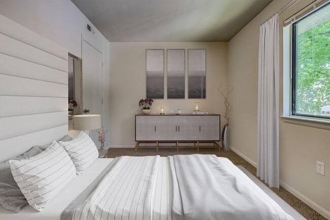 Ridgewood Village Apts