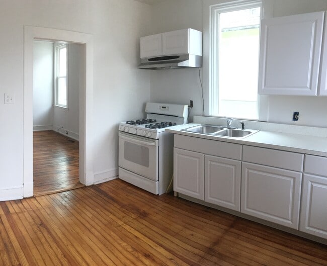 Photo - 2904 Chesley Ave
