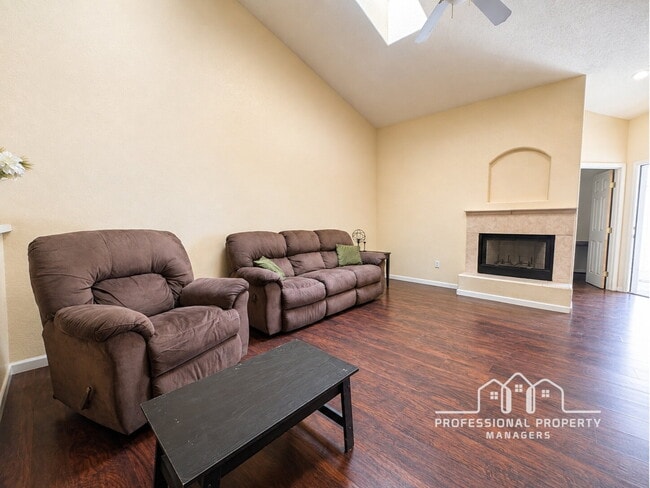 10694 E 34th Pl