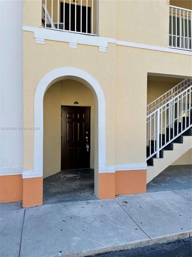 Building Photo - 2903 SE 17th Ave Unit 110