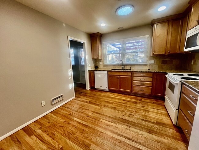 Photo - Charming 2 bedroom rancher located in central Colorado Springs!