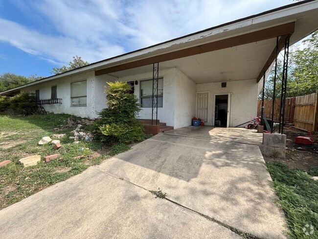 Building Photo - 101 Poco Vista Dr S Rental