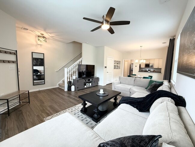Building Photo - 410 Oakstone Trl Unit 1