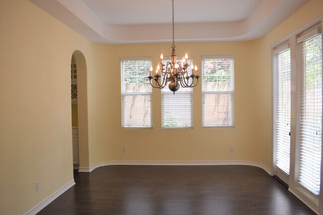 Photo - Beautiful 5 bedroom, 5 bath home in Desira...