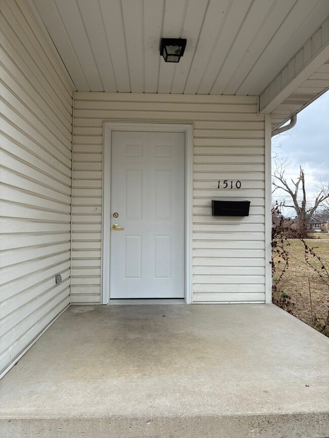 Patio delantero - 1510 S 12th St