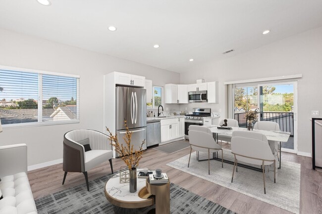 Photo - Private balcony + private patio!