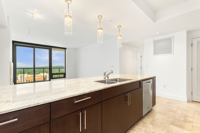 Building Photo - 650 Bellevue Way NE Unit 3506