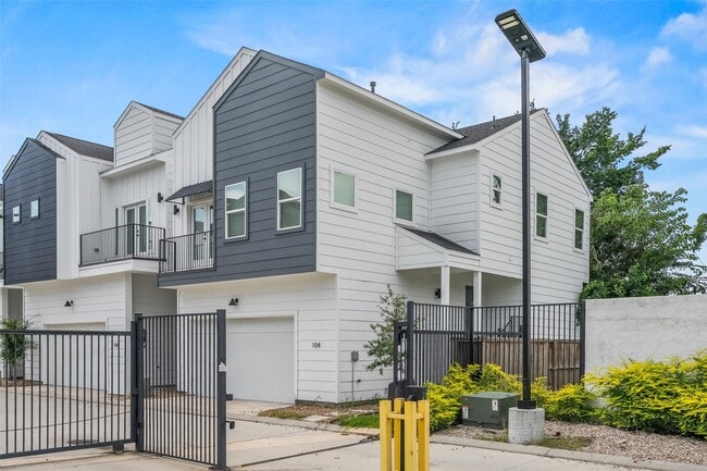 Photo - 104 Tolima Dove St