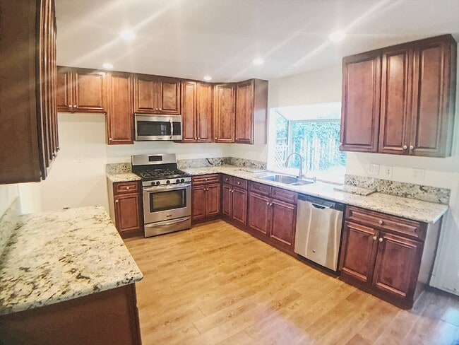 Photo - 3105 Apache Cir