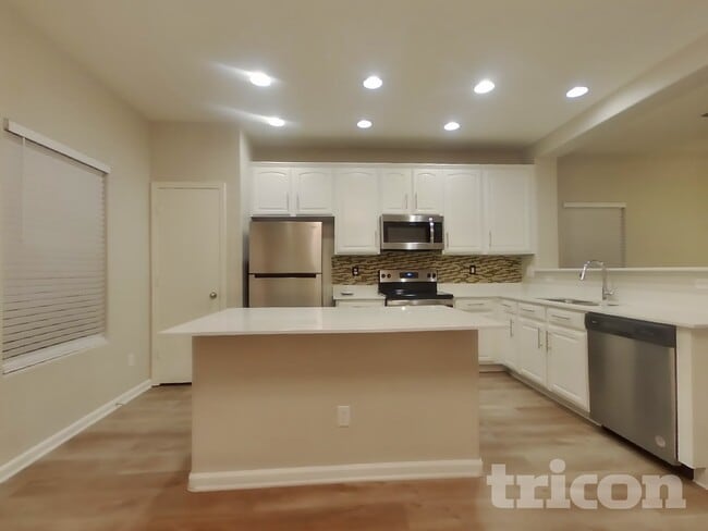 Photo - 17102 N 185th Ln