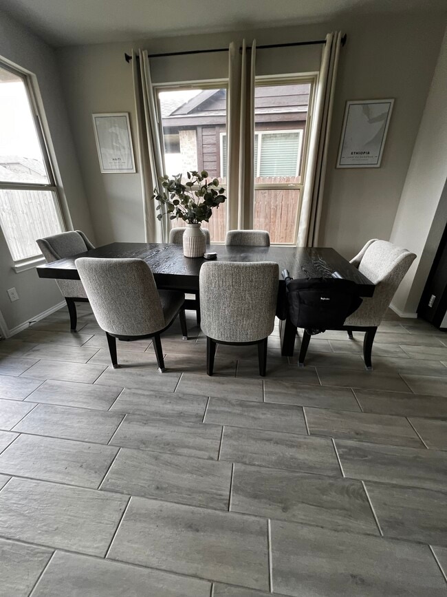 Photo - 3226 Sioux Trl