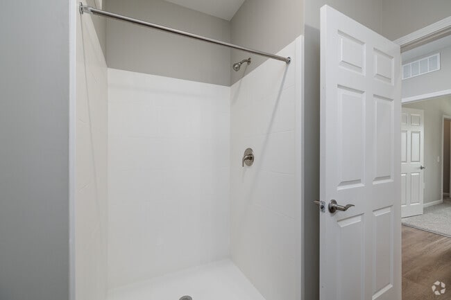 2BR, 1BA - 1,087SF - Bathroom