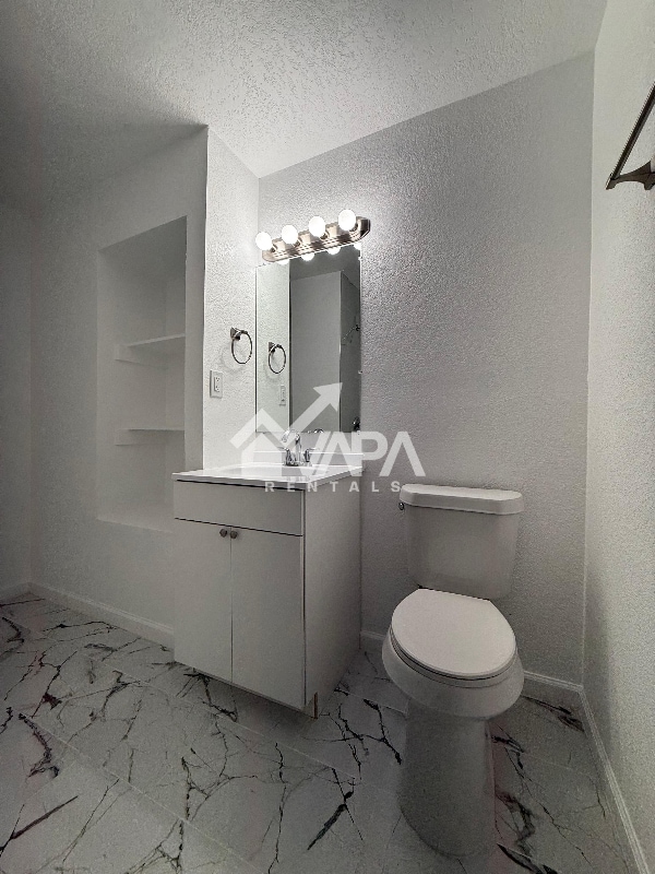 Photo - 143 Huxley Dr