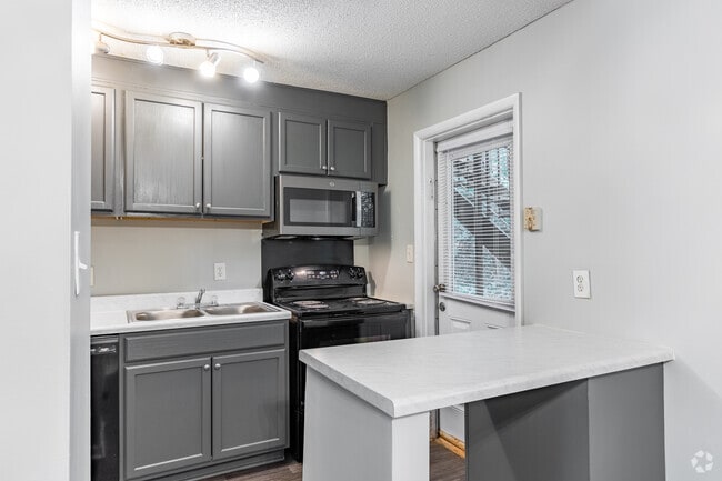 2BR, 1BA - 850SF (B1) - Legacy of Athens Apartments