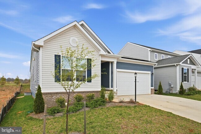 Photo - 615 Clover Ln