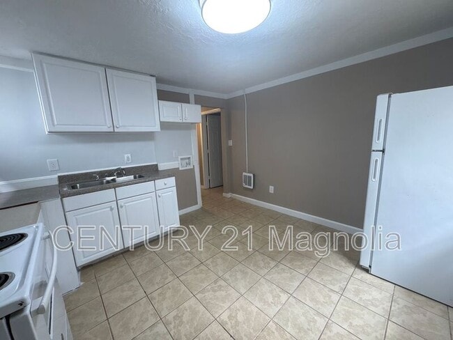 Photo - 1838 Watkins St