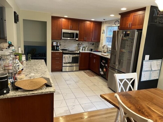 Photo - 27 Burlington Rd