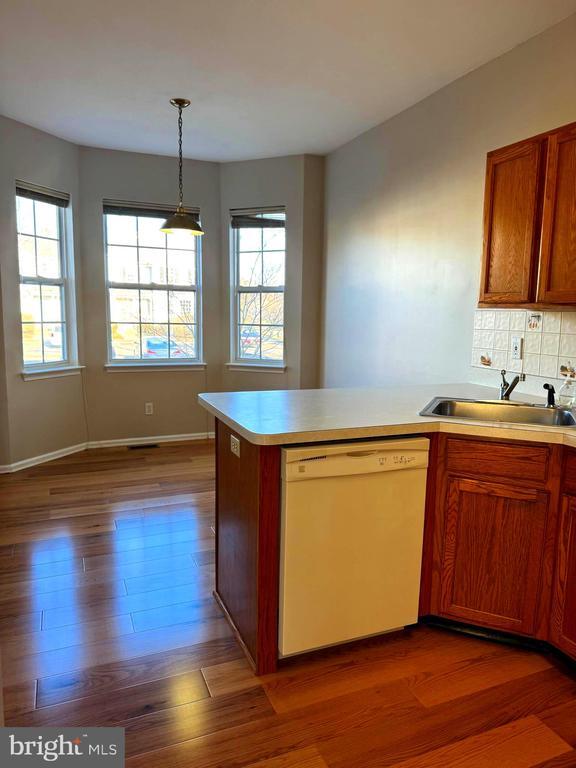 Photo - 30 Amesbury Ct