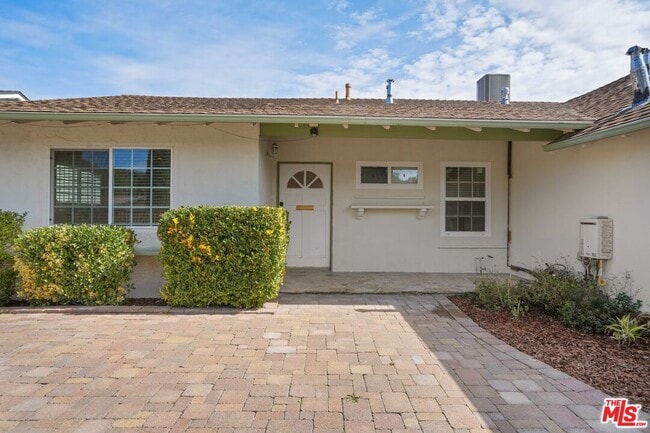 Photo - 6558 Neddy Ave