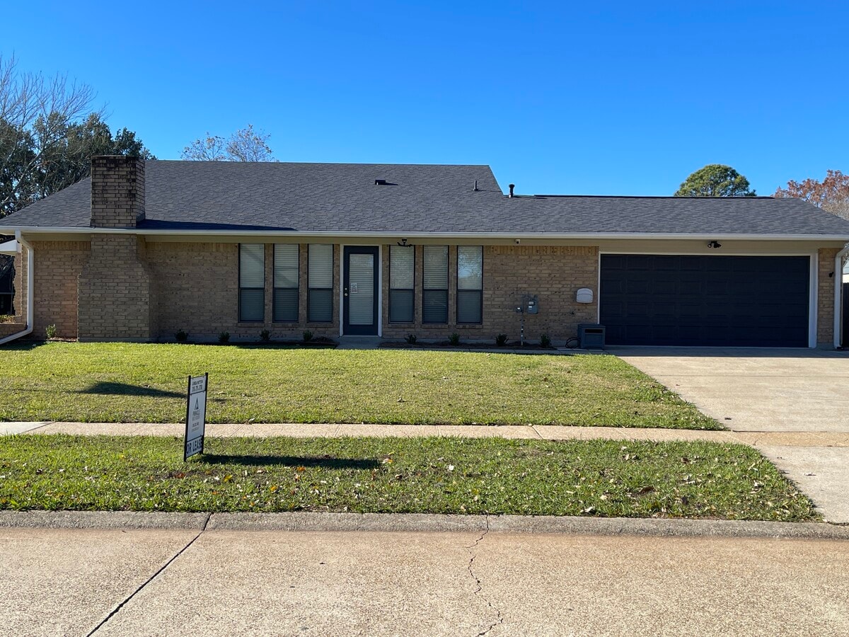 Photo - 5402 Daisy Cir