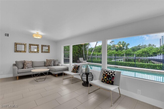 Photo - 2048 Harbor Ln