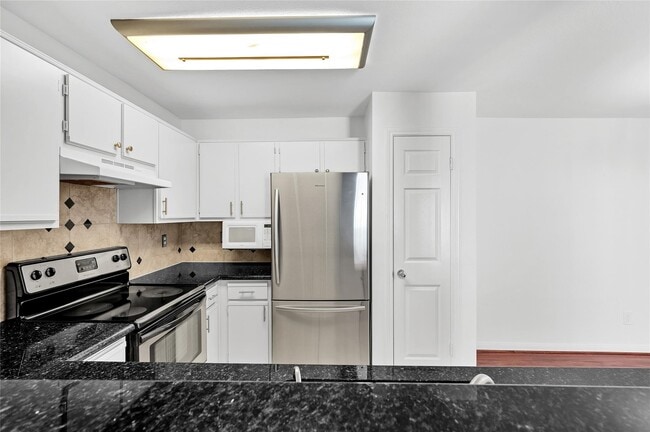 Photo - 3231 Allen Pkwy Unidad 5307