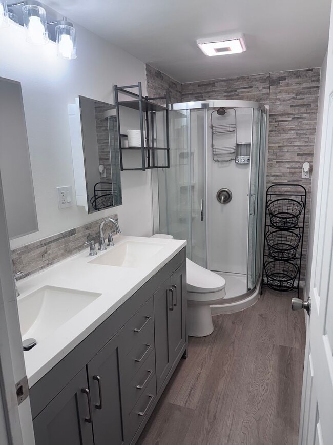 Photo - Beautiful 2 Bedroom, 1 Bath, 3 Car Garage ...