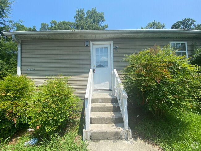 Building Photo - Room in Duplex on Beck St Rental