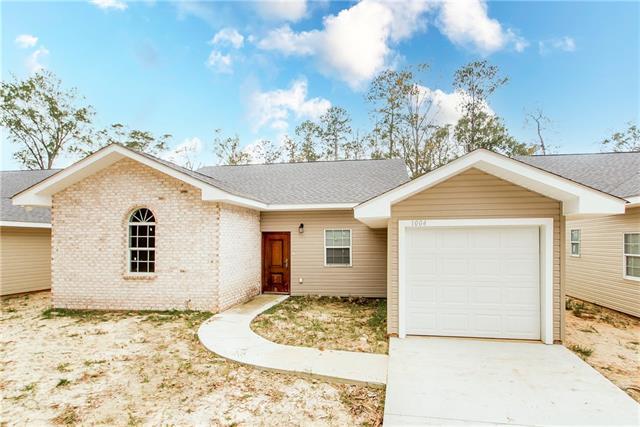 Building Photo - 1002 S Pine St