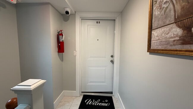 Building Photo - 273 16th Ave Unit 3