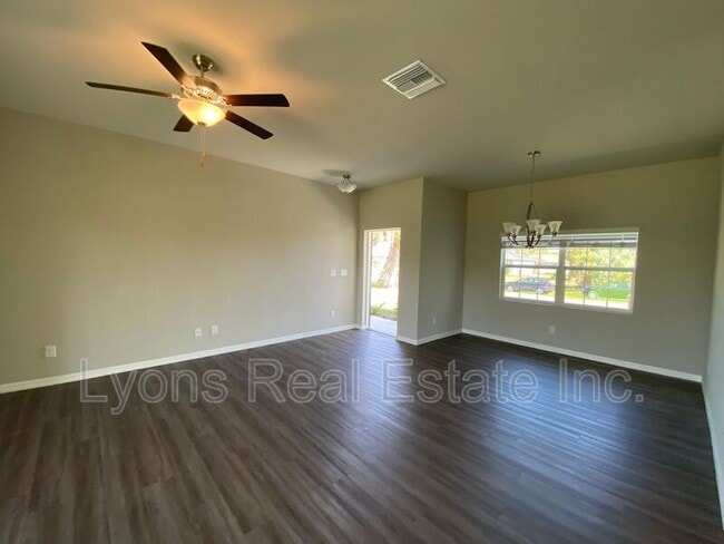 Photo - 2497 Cortland Ave