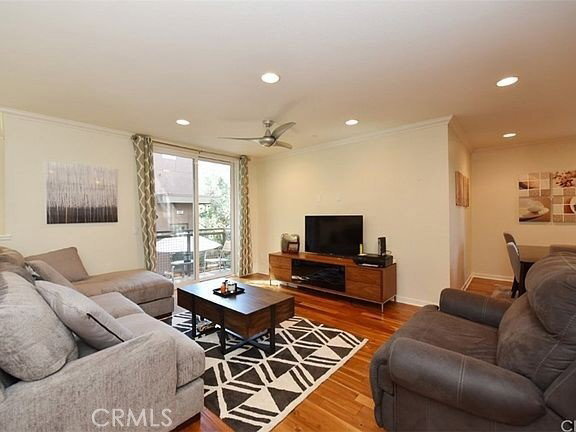 Photo - 533 Rockefeller