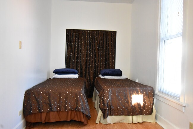 Building Photo - 2279 N Clybourn Ave Unit 1 Rental