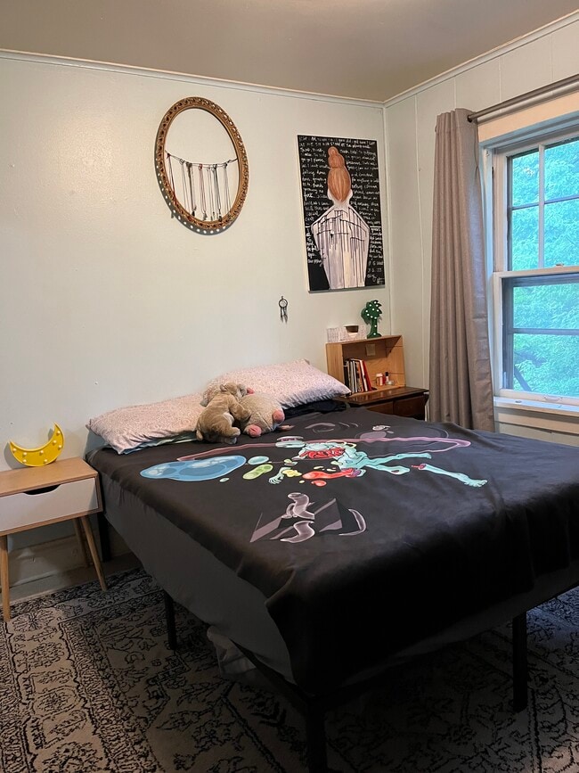 Building Photo - 1314 Williamson St Unit Apt #2