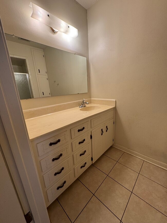 Photo - 2412 Asbury St