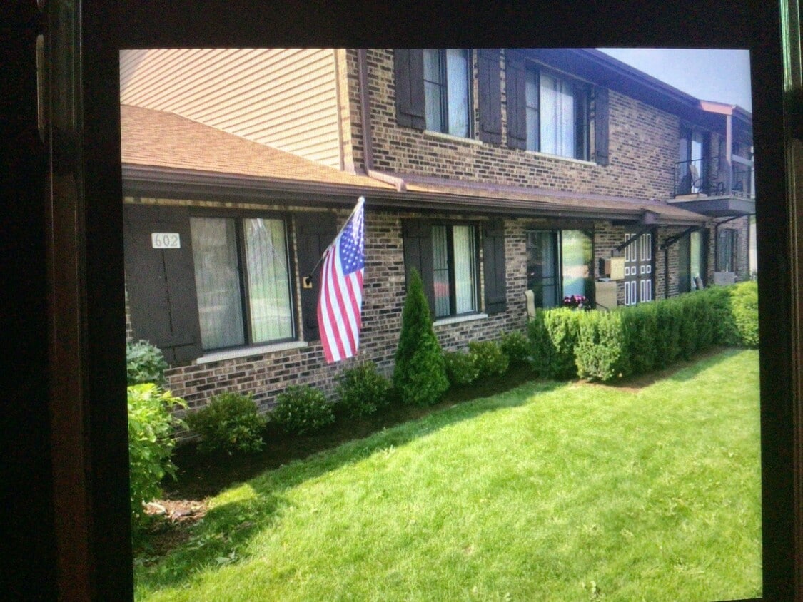 Photo - 602 S Cass Ave (Westmont, IL)