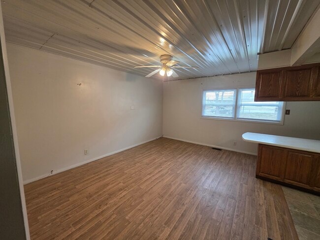 Photo - 80 SW 1st St