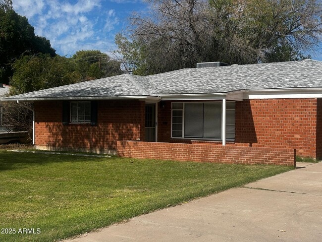 Building Photo - 4238 E Pinchot Ave