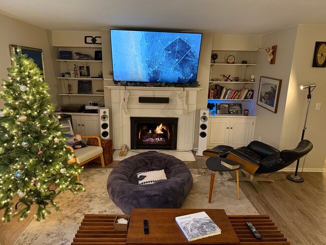 Photo - 13360 W Bluemound Rd Unidad #3