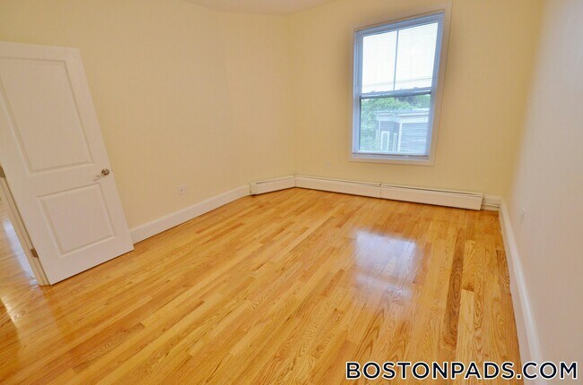 Photo - 35 Brookline St Unidad 17