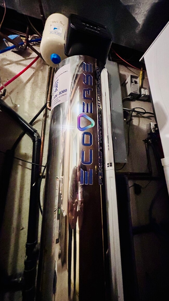 Photo - 1238 Newport Ln