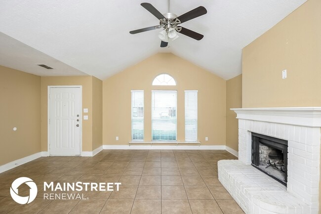 Photo - 749 Nelson Pl