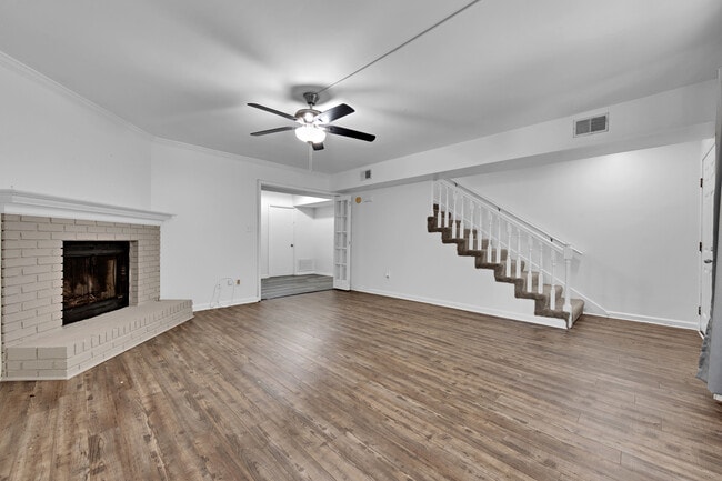 Photo - 2933 Riverwood Ter